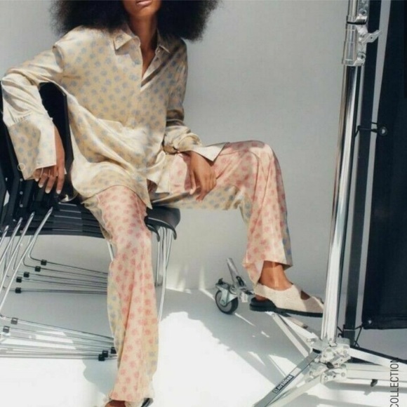 Zara satin printed pleated trouser - Picture 2 of 9